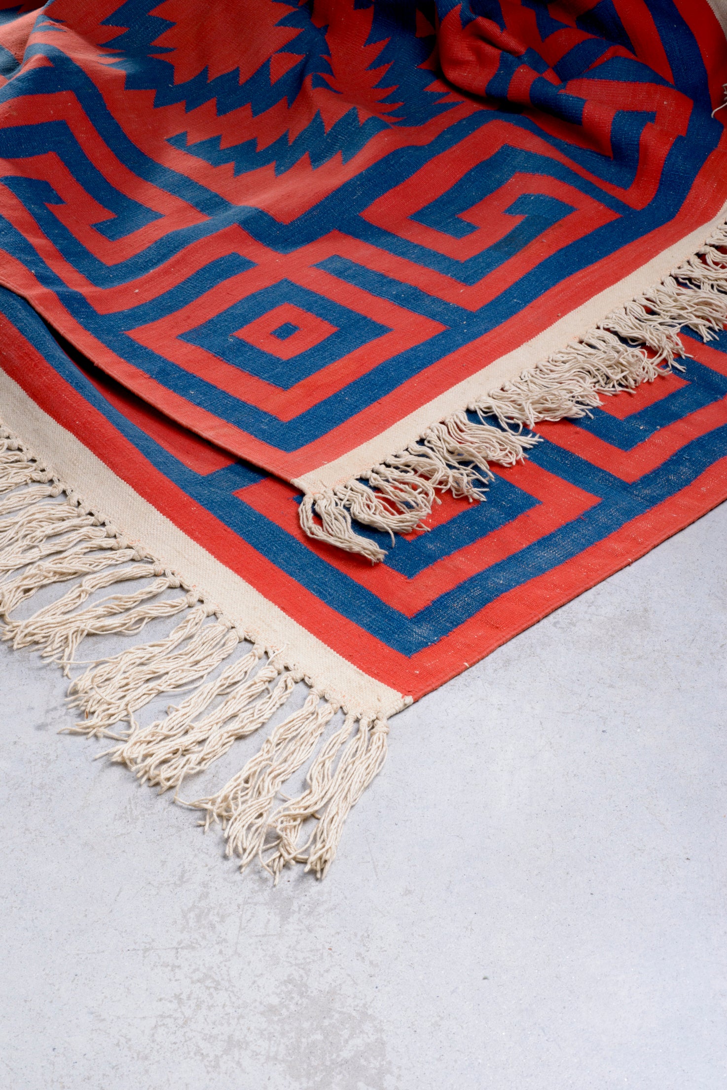Antique carpet - India | 486 x 456 cm