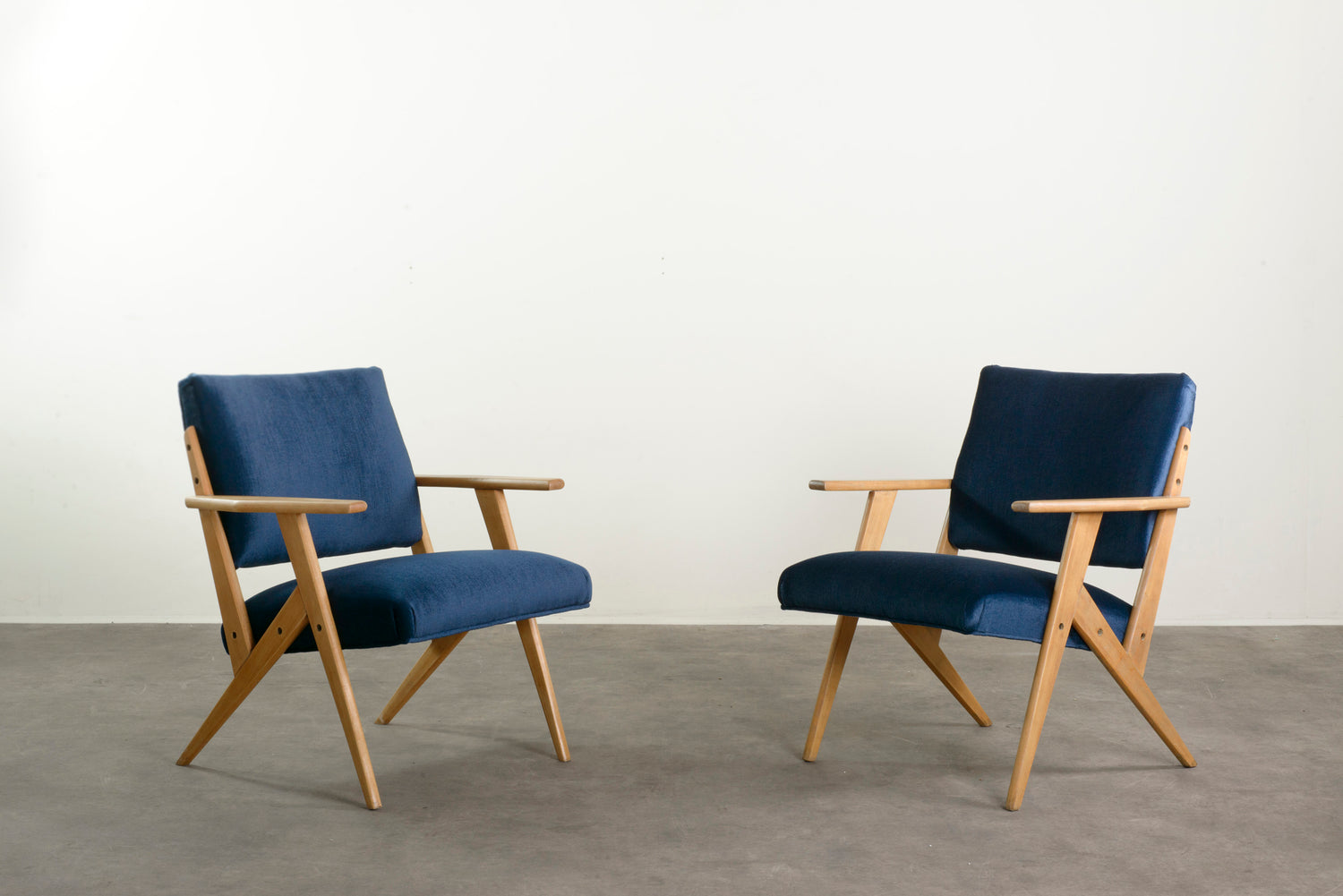 Pair of louge chairs
