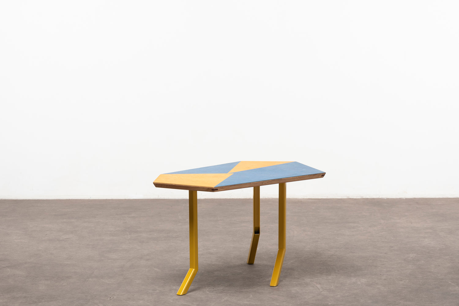 Low table Off-Cut